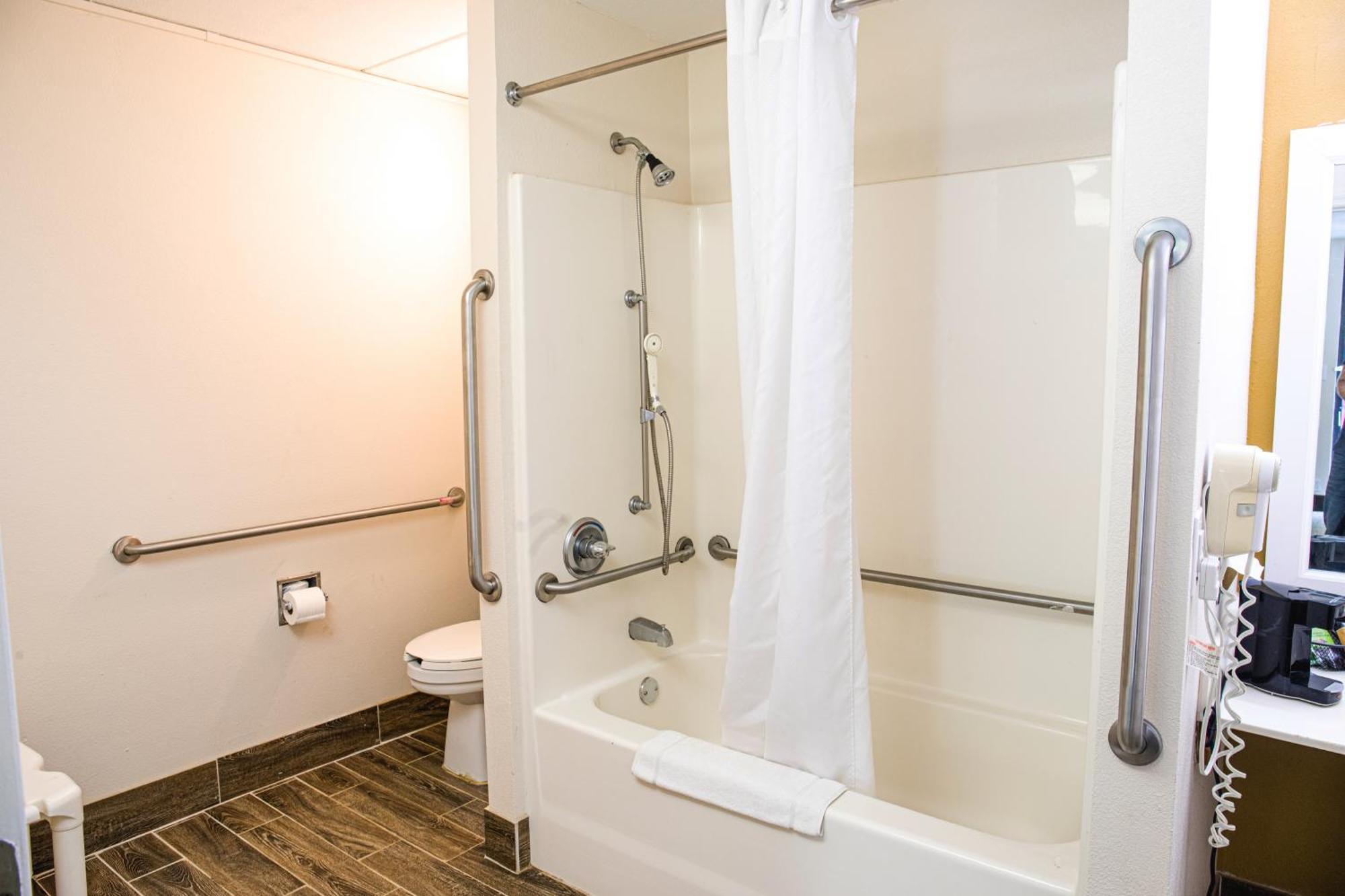 Grand Vista 4*